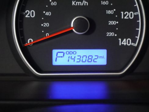 Used 2010 Hyundai Elantra GLS w/ Sunroof Pkg 3 FWD image 35