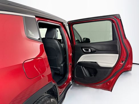 Used 2025 Jeep Compass Limited AWD/4WD image 28