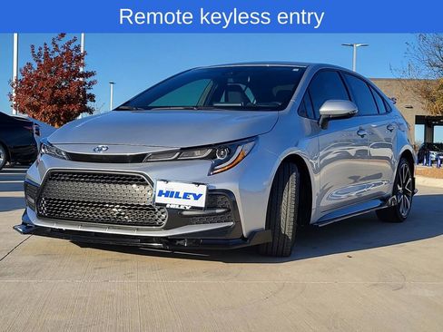 Used 2020 Toyota Corolla SE image 2