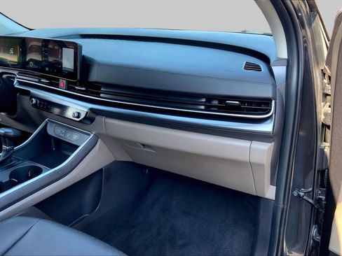 Used 2026 Kia Carnival FWD image 19