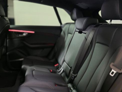 Used 2021 Audi Q8 Premium Plus image 27