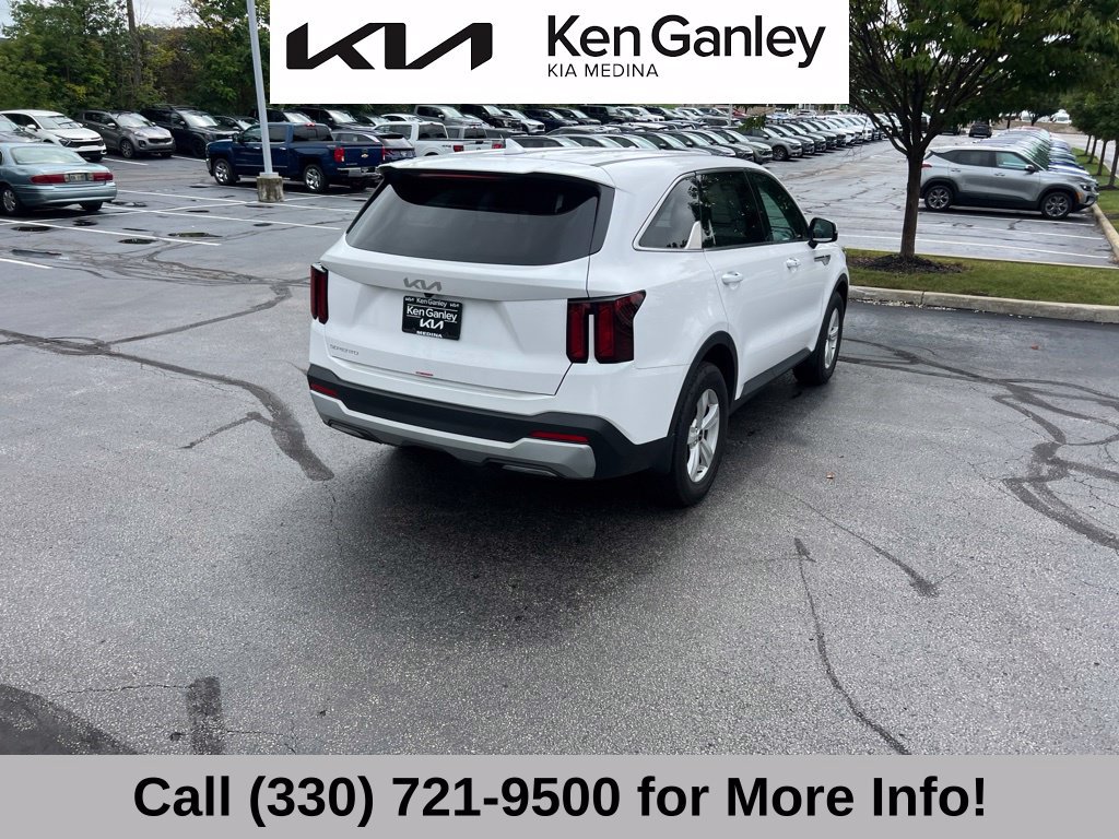 Certified 2026 Kia Sorento LX FWD image 11