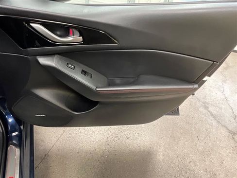 Used 2016 MAZDA MAZDA3 i Grand Touring image 17