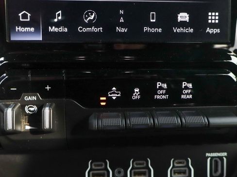 Used 2025 RAM 1500 Limited w/ Body Color Bumper Group image 40