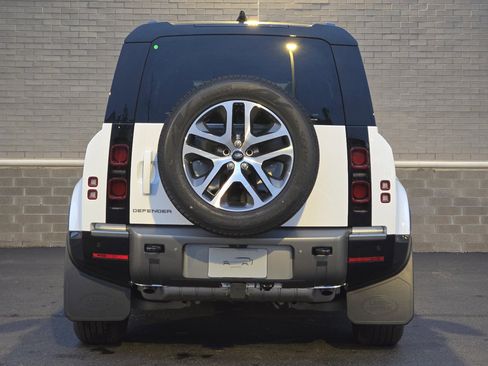 New 2025 Land Rover Defender 110 X-Dynamic SE image 21