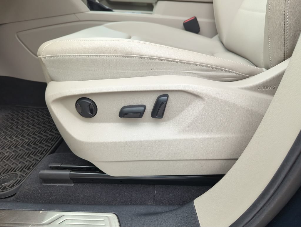 Certified 2023 Volkswagen Atlas SE w/ Panoramic Sunroof Package FWD image 13