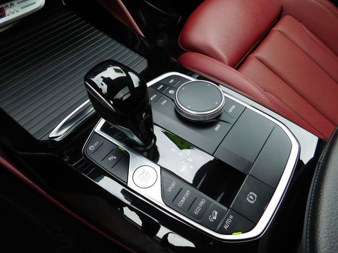 Used 2023 BMW X4 M40i w/ Premium Package image 25