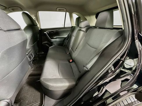Used 2021 Toyota RAV4 LE AWD/4WD image 20