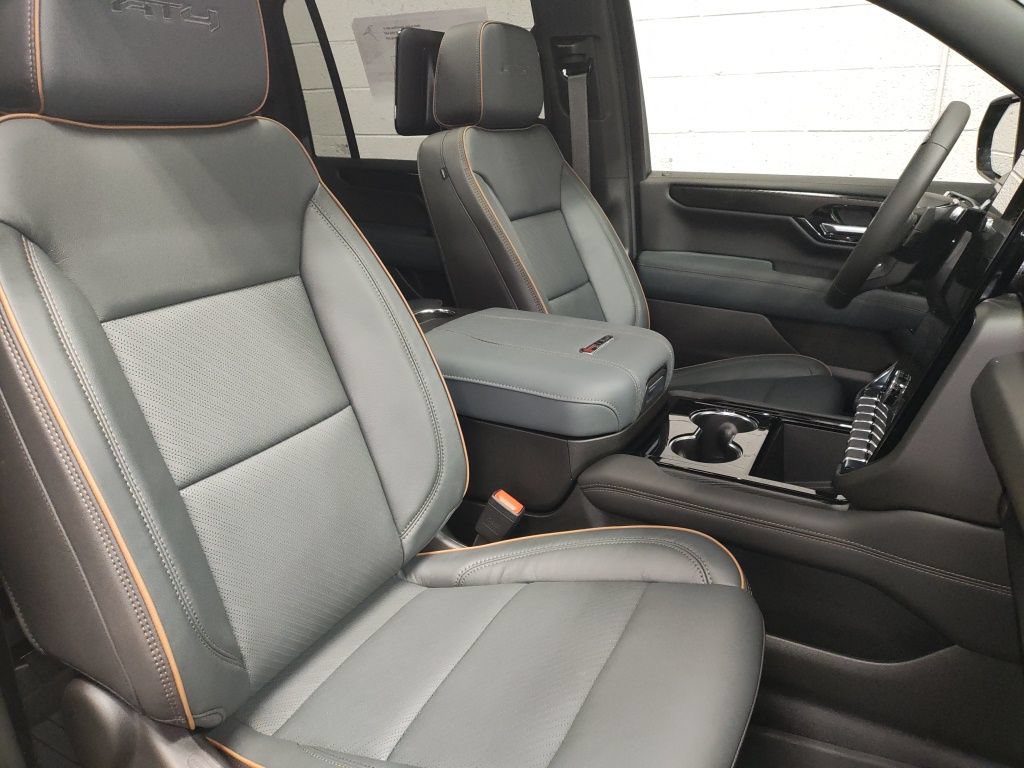 New 2026 GMC Yukon XL AT4 w/ AT4 Premium Plus Package AWD/4WD image 9