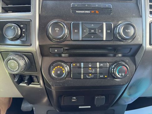 Used 2017 Ford F150 XLT w/ Trailer Tow Package image 20