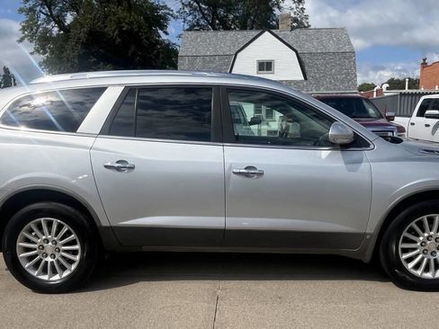 Used 2009 Buick Enclave CXL image 5