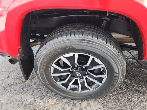 Used 2020 Toyota Tacoma TRD Sport image 26