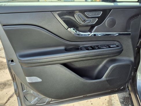 Used 2024 Lincoln Corsair AWD w/ Equipment Group 101A image 14