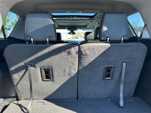 Used 2022 GMC Acadia SLT w/ Technology Package image 27