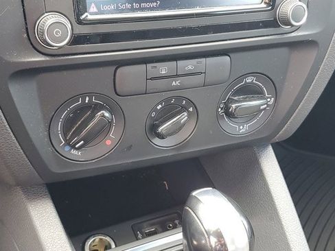 Used 2016 Volkswagen Jetta S image 24