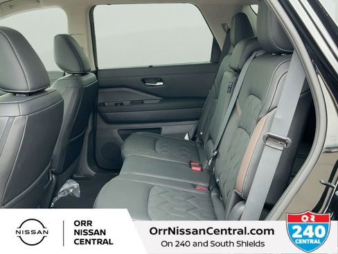 New 2026 Nissan Pathfinder Platinum AWD/4WD image 14