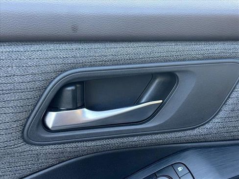 Used 2021 Nissan Rogue SV image 18