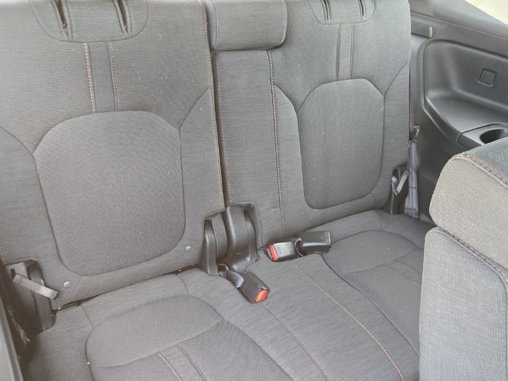 Used 2025 Honda Pilot Sport image 18