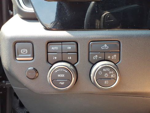 Used 2023 Chevrolet Silverado 1500 LT Trail Boss w/ Protection Package AWD/4WD image 11