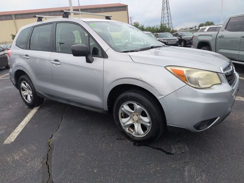 Used 2014 Subaru Forester 2.5i AWD/4WD image 7