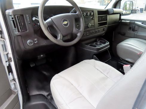 Used 2013 Chevrolet Express 2500 image 9