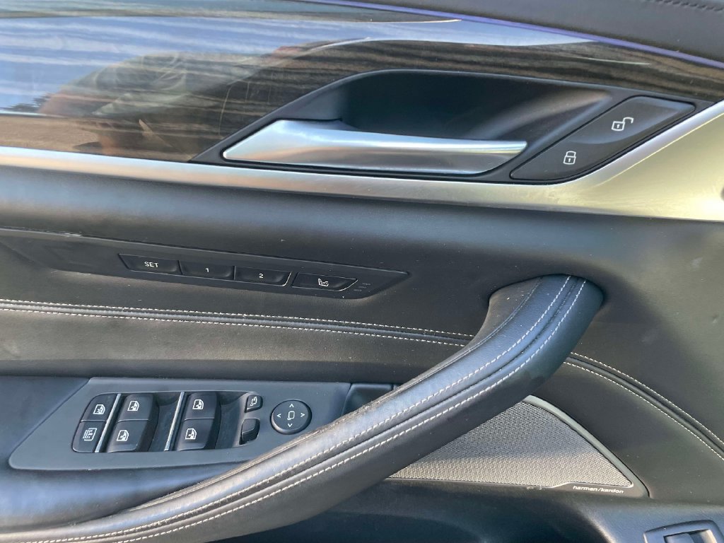 Used 2018 BMW M550i xDrive AWD/4WD image 18