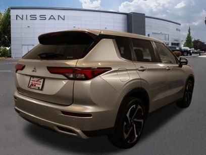 Used 2024 Mitsubishi Outlander SE
