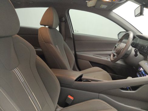Used 2024 Hyundai Elantra SEL w/ Convenience Package FWD image 21