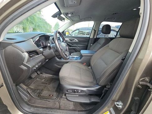 Used 2020 Chevrolet Traverse LT image 5