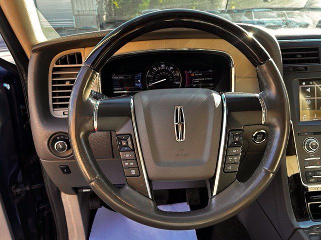 Used 2017 Lincoln Navigator L Select AWD/4WD image 23