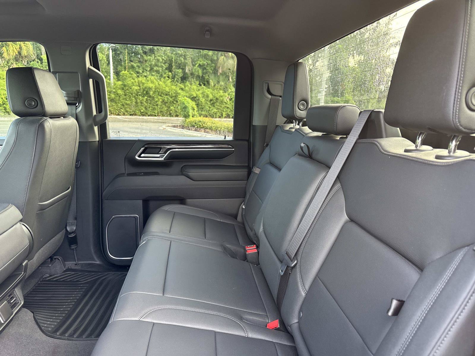 Used 2024 Chevrolet Silverado 2500 LTZ AWD/4WD image 11