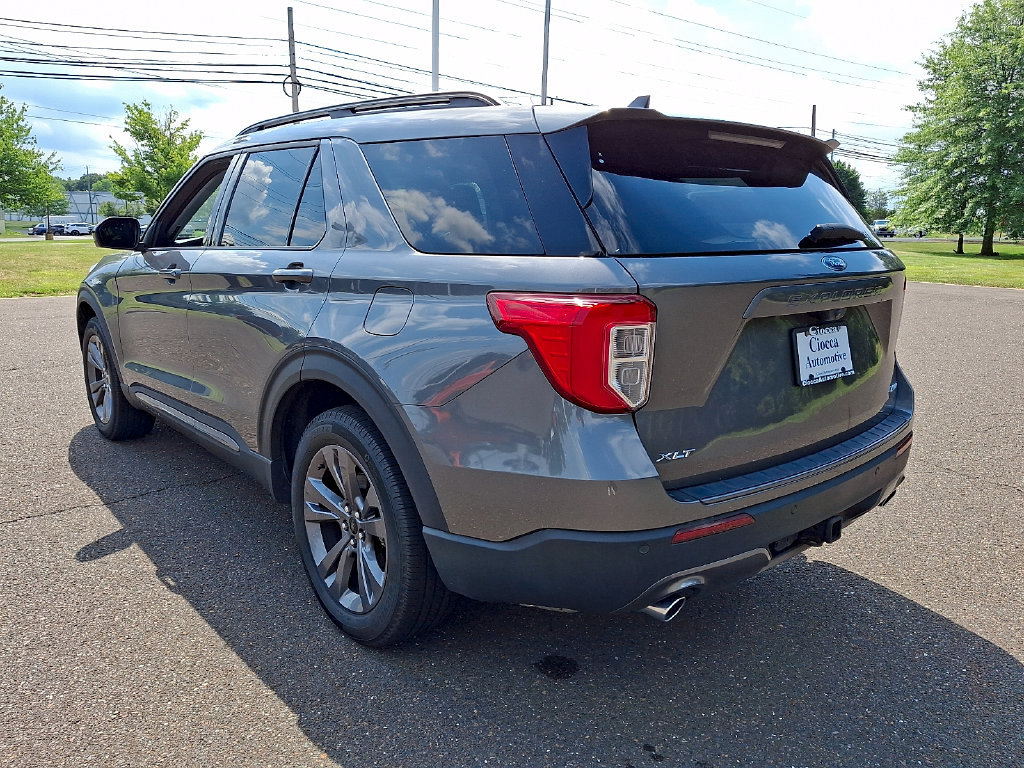 Used 2023 Ford Explorer XLT w/ Equipment Group 202A AWD/4WD image 4