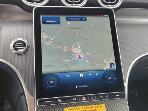 Used 2025 Mercedes-Benz GLC 300 4MATIC image 16