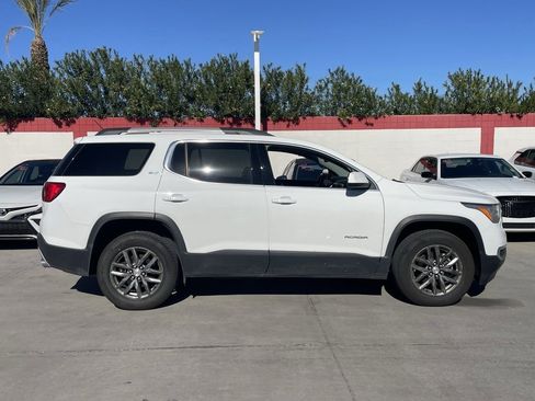 Used 2019 GMC Acadia SLT image 3
