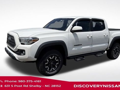 Used 2019 Toyota Tacoma TRD Off-Road AWD/4WD image 1