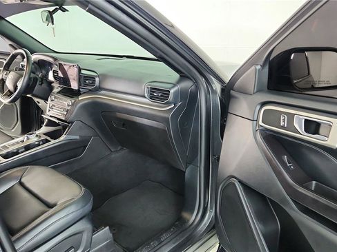 Used 2020 Ford Explorer XLT w/ Equipment Group 202A image 27