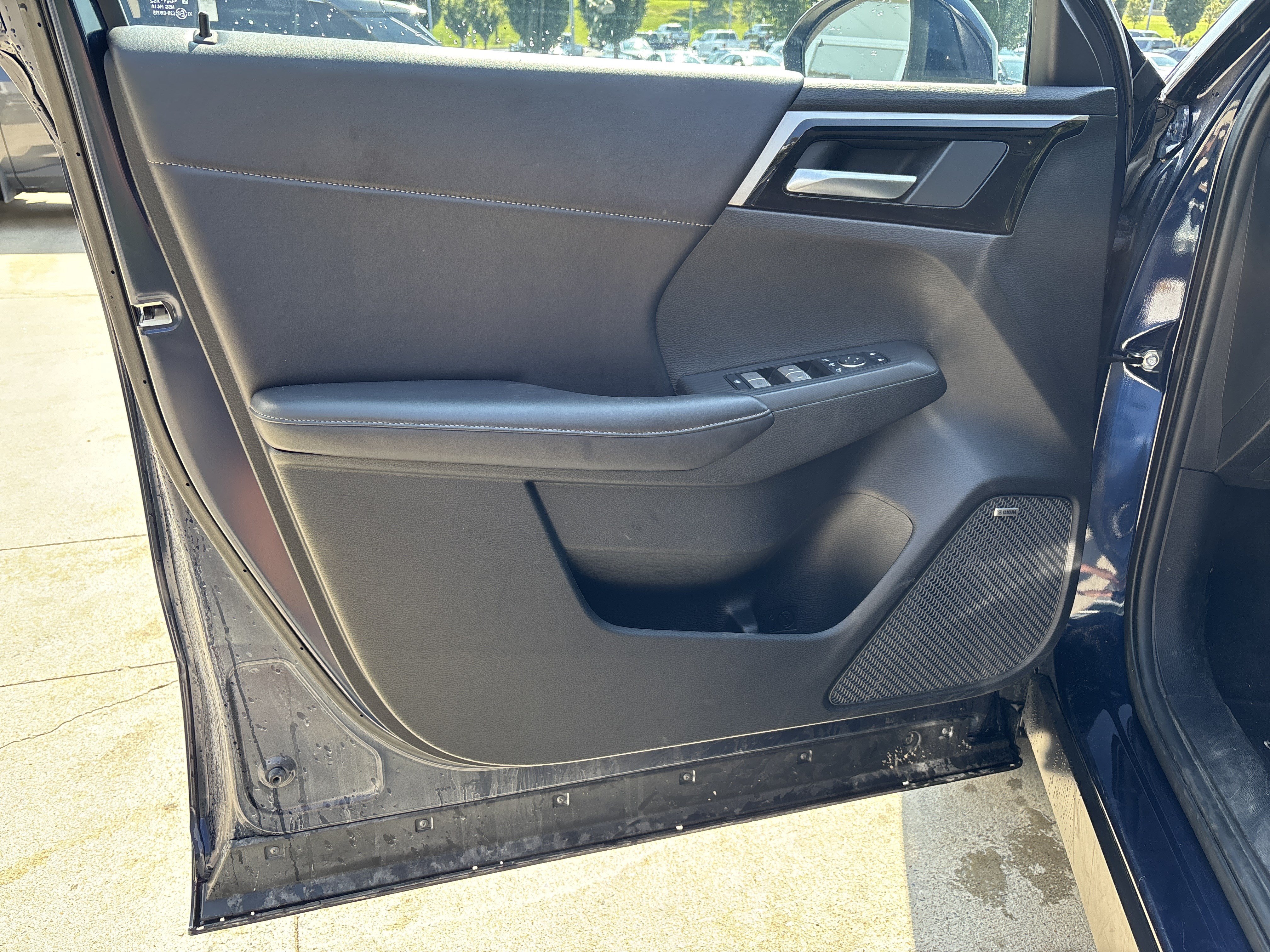 Used 2025 Mitsubishi Outlander SE AWD/4WD image 12