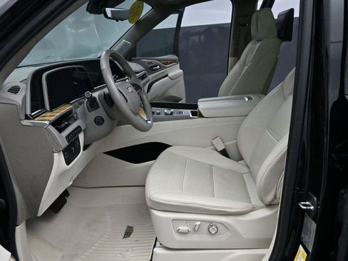 Used 2021 Cadillac Escalade Premium Luxury Platinum w/ Heavy-Duty Trailer Package image 16