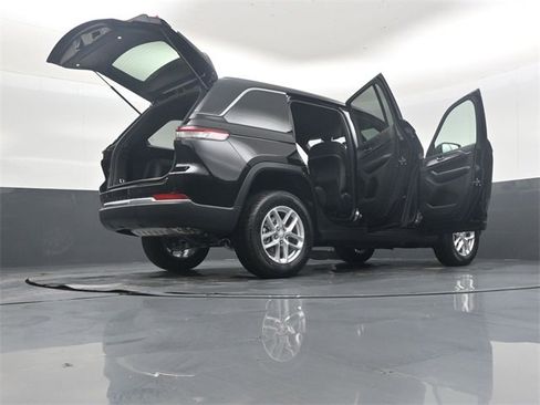 New 2025 Jeep Grand Cherokee Laredo image 52