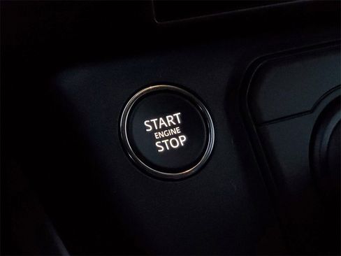 New 2026 Land Rover Defender 110 S image 18