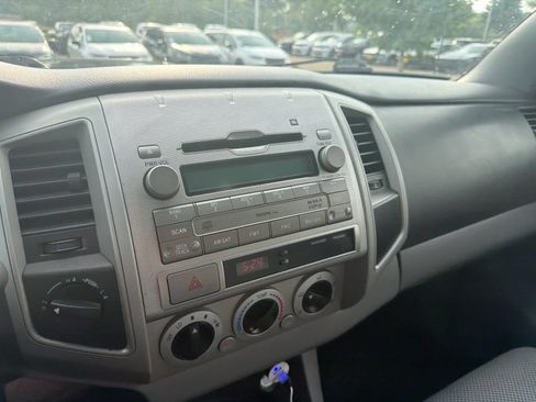 Used 2011 Toyota Tacoma 4x4 Double Cab w/ TRD Sport Pkg w/JBL Audio image 9