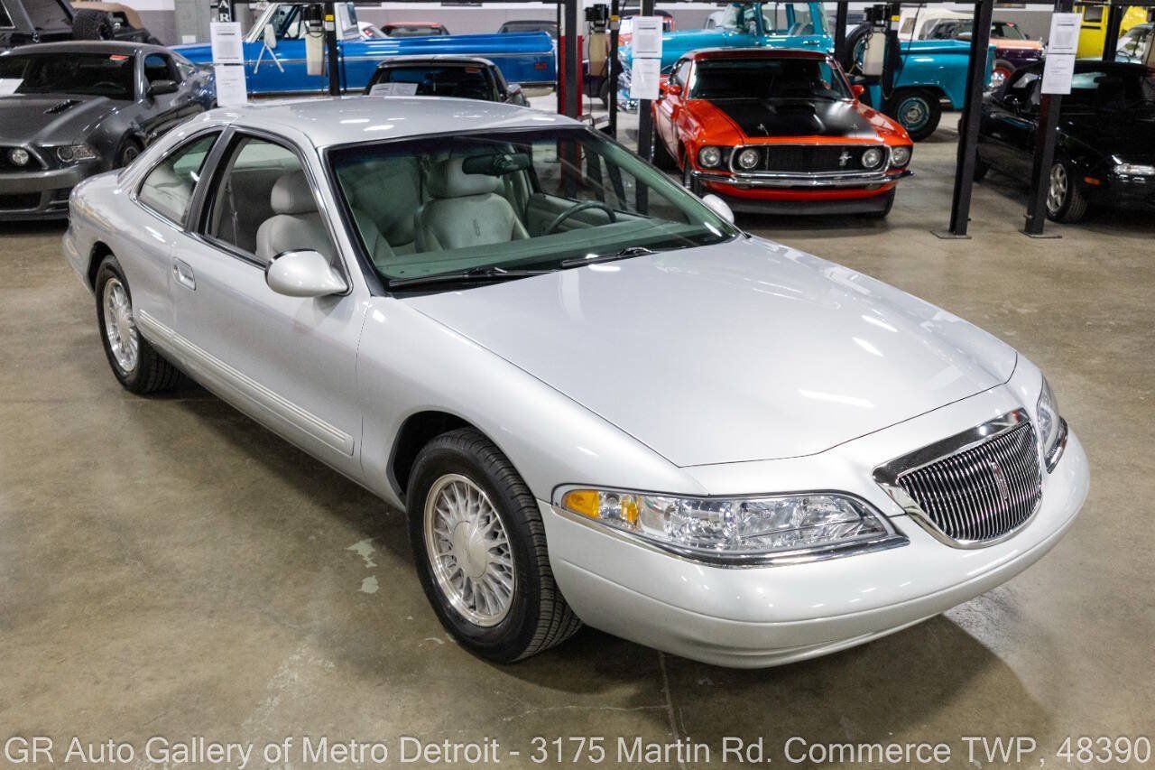 Used 1998 Lincoln Mark VIII RWD image 9