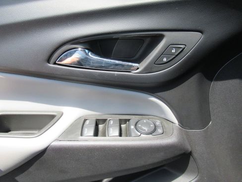 Used 2024 Chevrolet Equinox LS w/ Driver Confidence II Package FWD image 19