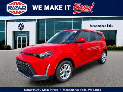 Used 2024 Kia Soul LX w/ Option Group 015 FWD image 3