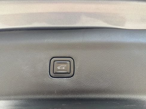 Used 2021 Buick Enclave Premium w/ Sun and Sites Package AWD/4WD image 10