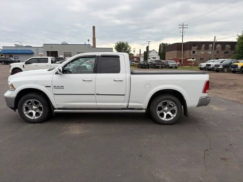 Used 2017 RAM 1500 Laramie AWD/4WD image 8