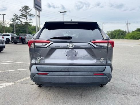 Used 2022 Toyota RAV4 LE AWD/4WD image 6