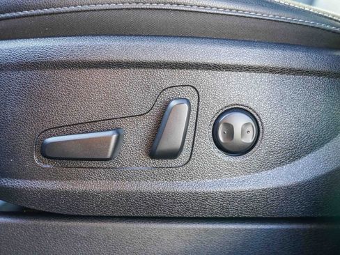 Used 2024 Kia Telluride EX w/ EX Captain's Chair Package image 26