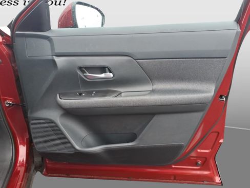 Certified 2025 Nissan Kicks SV FWD image 29