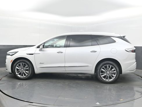 Used 2024 Buick Enclave Avenir FWD image 7